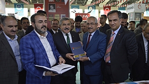 Rektör Deveci 4. Kitap ve Kültür Fuarı Açılışına Katıldı