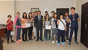 ŞEHİT EREN BÜLBÜL WUSHU SANDA TURNUVASINDA TAKIM BİRİNCİLİĞİ GELDİ