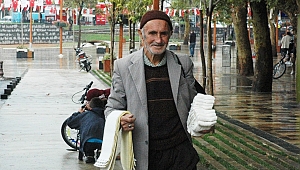 Ekmek Parasını Çoraptan, Keseden Çıkarıyor