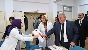 İnsanlığı Aydınlık Yarınlara Taşıyan Öğretmenlerimizdir