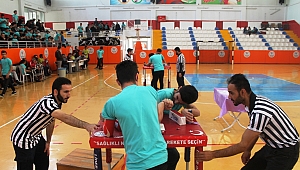 Kahramanmaraş Bükülmez Bileklerini Seçti