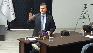 Öğretmen Belediye Başkanı Çocuk Meclisi Kurdu 