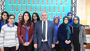 Onikişubat Belediyesi ile Gençler Kariyer Günleri’nde Geleceklerini Planlıyor