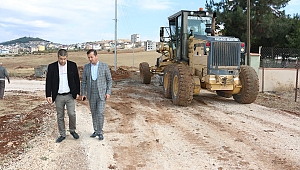 Pazarcık Belediyesi Tarafından Zemin Malzeme Serme Çalışmaları Devam Ediyor