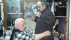 52 yıllık terzi mesleğini yaşatmaya çalışıyor