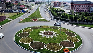 Büyükşehir 5 milyon çiçeği toprakla buluşturdu