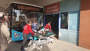 Kahraman şoför, yolcusunu acil servise yetiştirdi 