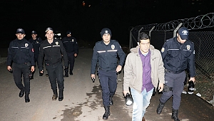 Kayıp genç kızın çantası dere yatağında bulundu 