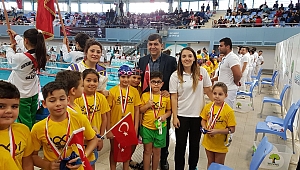 Sanko okullarının minik kulaçları madalya ile döndü