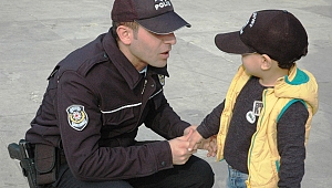 2 yaşındaki Baki'nin hayali polis olmak