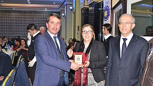 Başak Gecesinde Başkan Okumuş’a Başarı Plaketi
