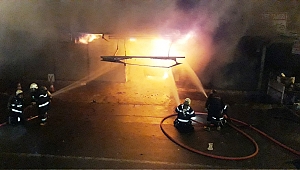 Büyükşehir İtfaiyesi İki İşyerinde Çıkan Yangına Dakikalar İçinde Müdahale Etti