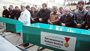 İki kardeş yan yana toprağa verildi 
