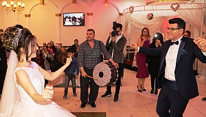 İşitme engelli çiftin sessiz mutluluğu 