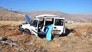Panelvan takla attı: 1 ölü, 3 yaralı 