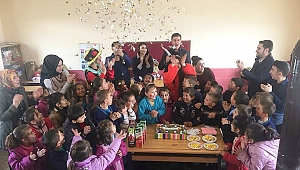 Umut Elleri Topluluğu Karne Sevinçlerine Ortak Oldu