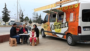 BU MİNİBÜSE KAHVALTI İÇİN GELİYORLAR 