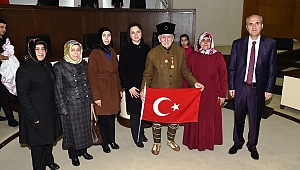 GAZİ OĞLU ÇANAKKALE DESTANI ANLATTI