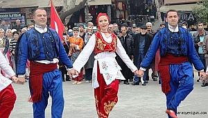 Kutlama etkinlikleri ilçelere yayılıyor