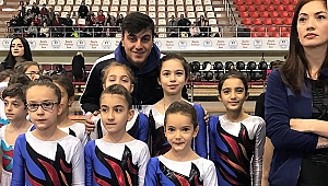 Minik kızlar jimnastikte il ikincisi oldu