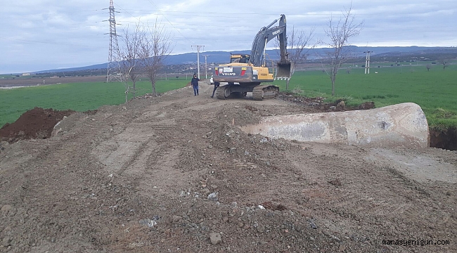 SALMANIPAK YOLU YAPILIYOR