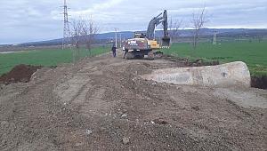 SALMANIPAK YOLU YAPILIYOR