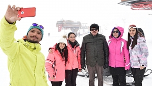 YEDİKUYULAR KAYAK MERKEZİNE ZİYARETÇİ AKINI