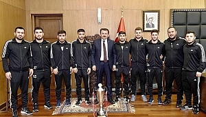 BAŞKAN ERKOÇ: “GÜREŞÇİLERİMİZDEN OLİMPİYAT ŞAMPİYONLUĞU BEKLİYORUZ”