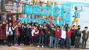GEZİCİ KÜTÜPHANE ÖĞRENCİLERE KİTAP SEVGİSİ AŞILIYOR