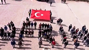 LİSE ÖĞRENCİLERİNDEN MEHMETÇİĞE DESTEK 