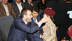 MAHİR ÜNAL, “DİŞİN ÇENEDEN KOPMASI GİBİ BİZ GELENEĞİMİZDEN KOPTUK” 