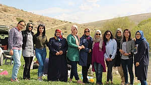 1.AFŞİN TERS LALE KÜLTÜR VE SANAT YÜRÜYÜŞÜ GERÇEKLEŞTİRİLDİ!