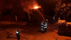 AHŞAP ATÖLYESİNDEKİ YANGINA HIZLI MÜDAHALE