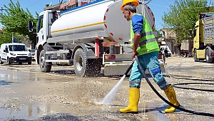 ALTYAPI ÇALIŞMALARI DEVAM EDEN YOLLAR YIKANIYOR