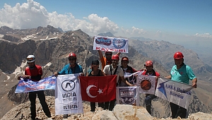 DAĞCILAR TÜRK BAYRAĞINI YENİDEN ZİRVEYE DİKTİ 