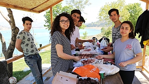 HAVALAR ISINDI PİKNİK ALANLARI DOLDU
