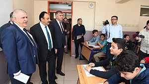 KAHRAMANMARAŞ'IN TÜM OKULLARINA BU YIL 73 BİN KİTAP DAĞITILDI 