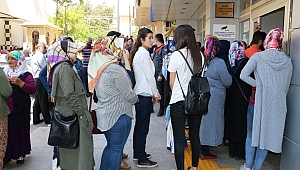 KAHRAMANMARAŞ’TA 6 AYLIK İŞ İÇİN METRELERCE KUYRUK 