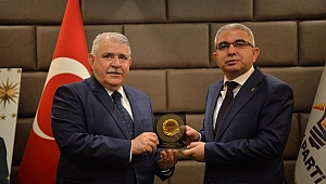 MAHÇİÇEK’TEN, AK PARTİ DULKADİROĞLU İLÇE BAŞKANINA ‘’HAYIRLI OLSUN’’ ZİYARETİ
