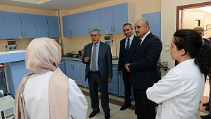 REKTÖR PROF. DR. NİYAZİ CAN,ÜSKİM’İ ZİYARET EDEREK İNCELEMELERDE BULUNDU