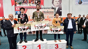 SATRANÇ TURNUVASI ÖDÜLLERİ DAĞITILDI