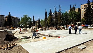ZEMİN DÖŞEMELERİNE BAŞLANDI