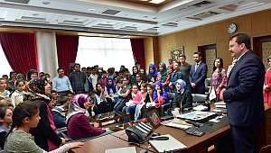 BAŞKAN ERKOÇ’UN ÖĞRENCİ ZİYARETÇİLERİ
