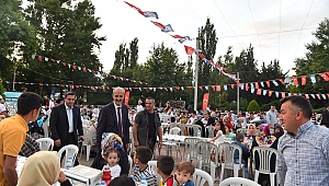 DULKADİROĞLU AİLESİ İFTARDA BULUŞTU