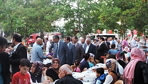 KAHRAMANMARAŞ’TA 3 BİN KİŞİYE İFTAR YEMEĞİ 