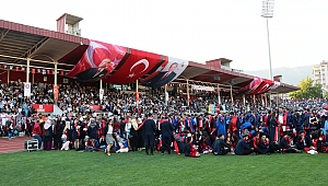KSÜ'DE 5 BİN 600 ÖĞRENCİ MEZUNİYET SEVİNCİ YAŞADI 