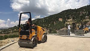 AĞABEYLİ’DE PARKE ÇALIŞMASI