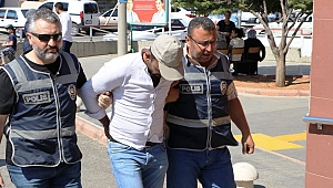 CEZAEVİ FİRARİSİ KAFEDE YAKALANDI 