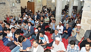 KADİR GECESİNDE ESHAB-I KEHF'E ZİYARETÇİ AKINI 