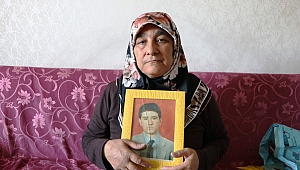 ÖLDÜRÜLDÜ DENİLEN OĞLUNU 22 YILDIR ARIYOR 